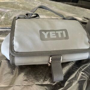 Yet day trip lunch box